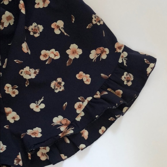 Macy blue floral romper - Picture 6 of 6